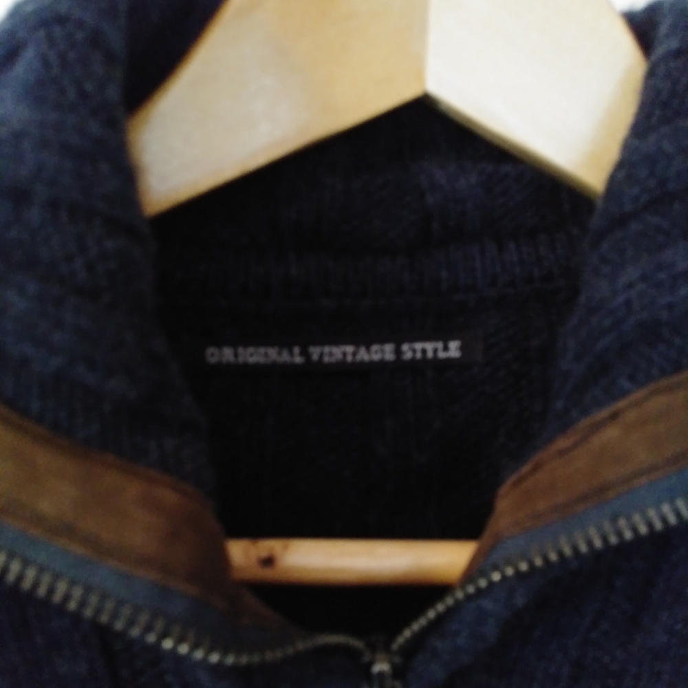 Cardigan - Picture 2 of 4